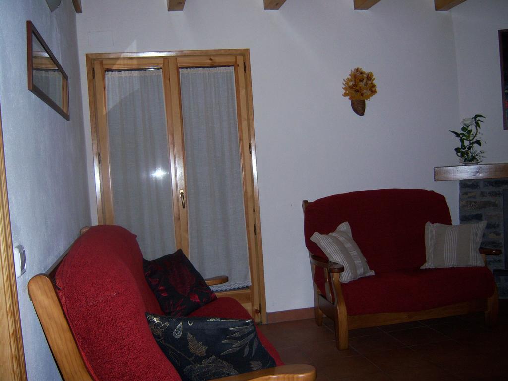Pensjonat Casa Rogel Llesuy Zewnętrze zdjęcie