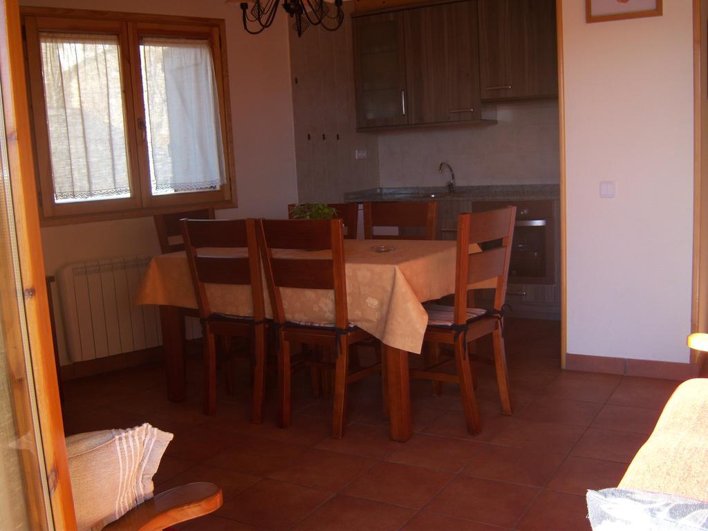Pensjonat Casa Rogel Llesuy Zewnętrze zdjęcie