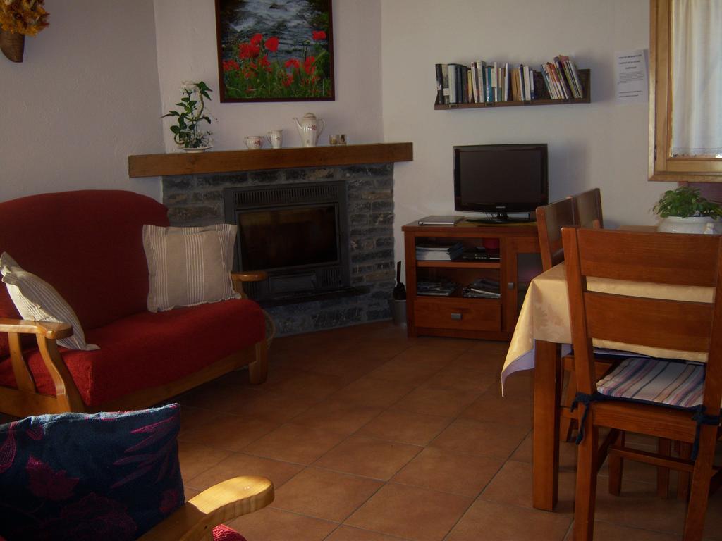 Pensjonat Casa Rogel Llesuy Zewnętrze zdjęcie