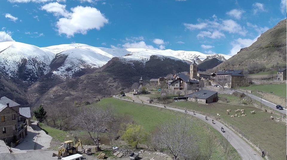 Pensjonat Casa Rogel Llesuy Zewnętrze zdjęcie