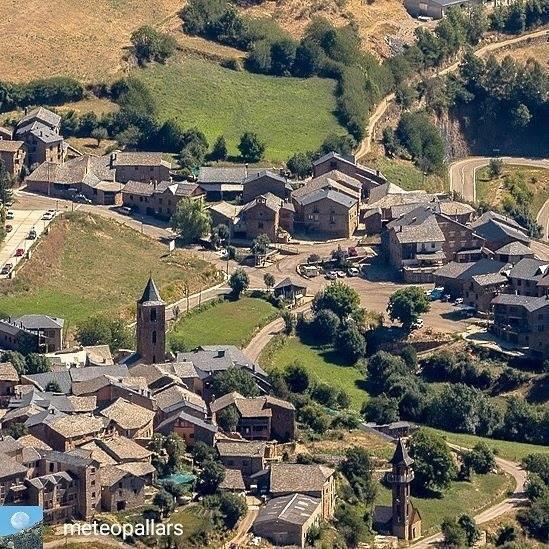 Pensjonat Casa Rogel Llesuy Zewnętrze zdjęcie